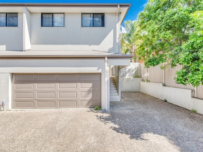 4/9 Government Road, Labrador QLD 4215