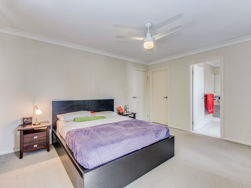 4/9 Government Road, Labrador QLD 4215