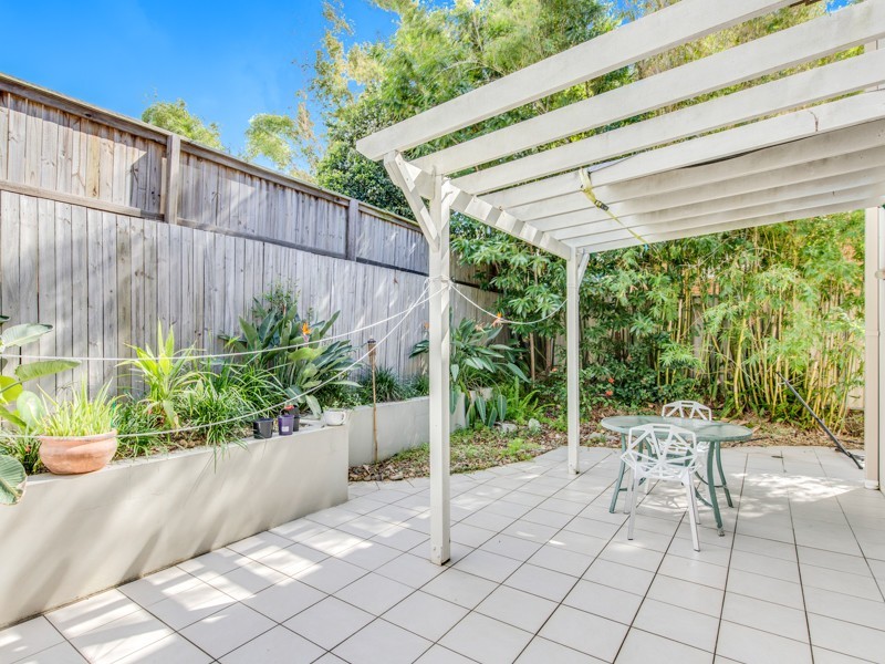 4/9 Government Road, Labrador QLD 4215