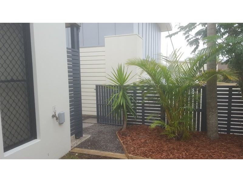 2/4 Deborah Close, Mudjimba QLD 4564