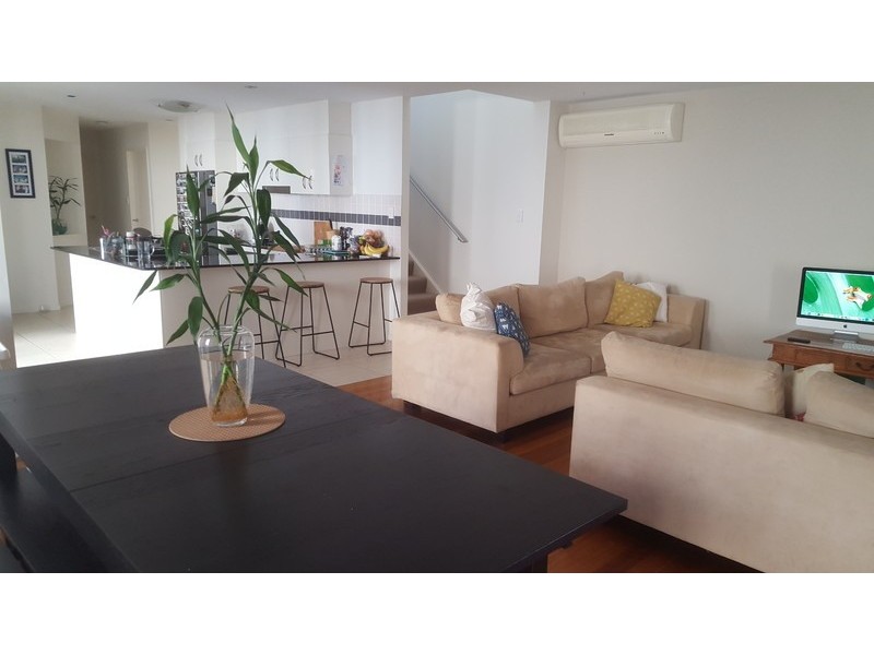 2/4 Deborah Close, Mudjimba QLD 4564