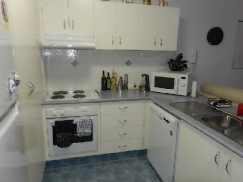 30-36 BURRA Street, Chevron Island QLD 4217