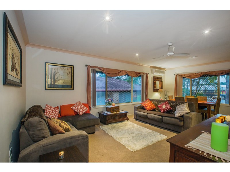 28 Morfantaine Terrace, Parkwood QLD 4214