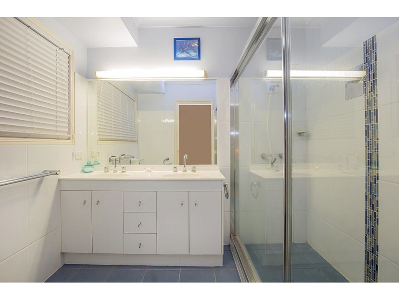 28 Morfantaine Terrace, Parkwood QLD 4214