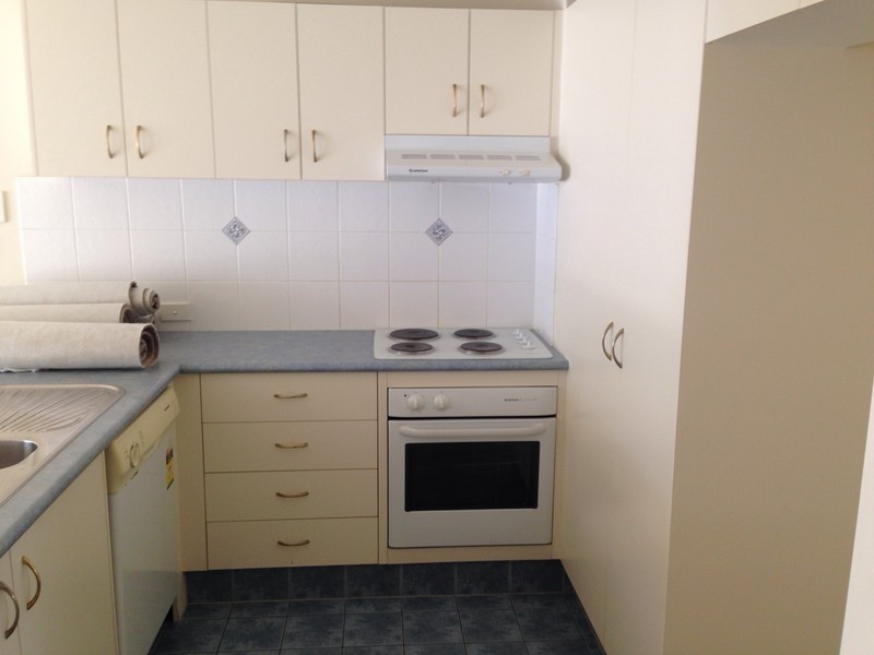 30-36 BURRA Street, Chevron Island QLD 4217