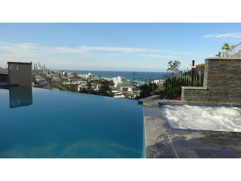 B15/1 Great Hall Drive, Nobby Beach QLD 4218