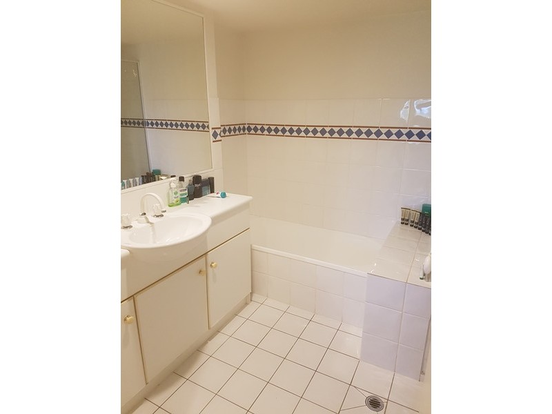 B15/1 Great Hall Drive, Nobby Beach QLD 4218