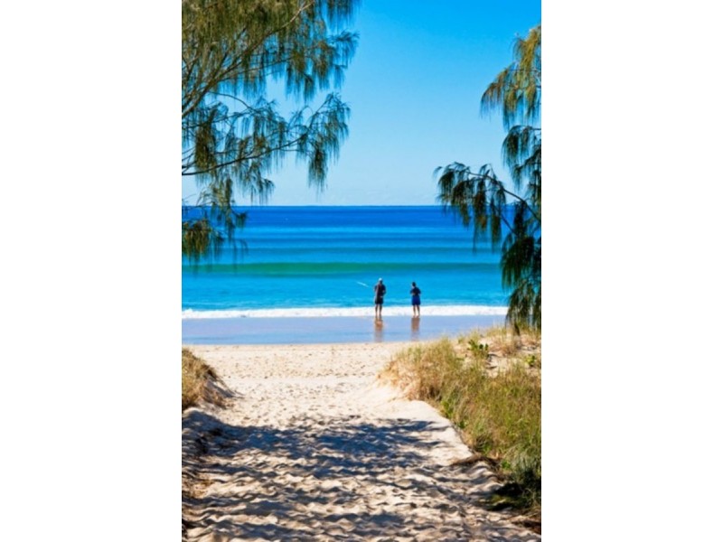 2/277 Golden Four Drive, Bilinga QLD 4225