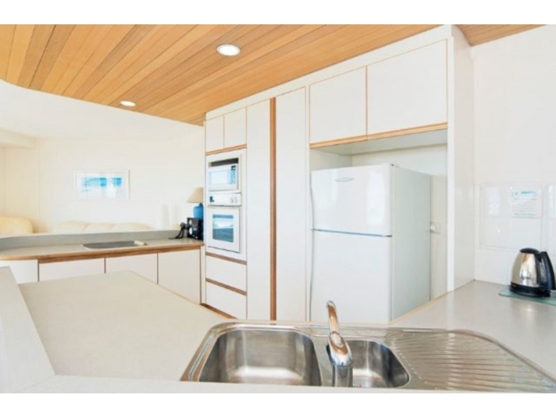 2/277 Golden Four Drive, Bilinga QLD 4225