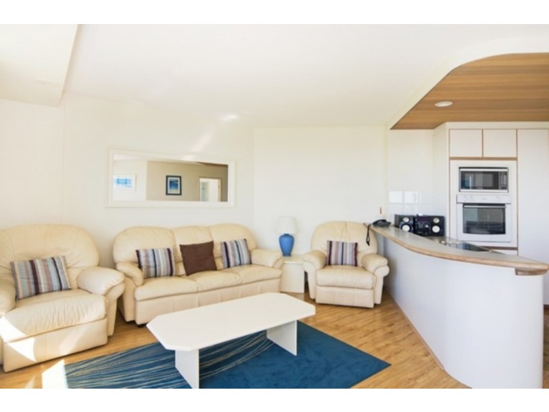 2/277 Golden Four Drive, Bilinga QLD 4225