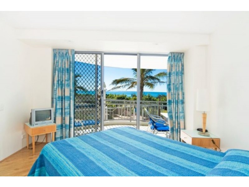 2/277 Golden Four Drive, Bilinga QLD 4225