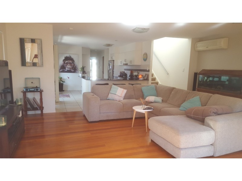 1/4 Deborah Close, Mudjimba QLD 4564