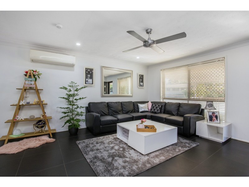 8 Tangerine Row, Ashmore QLD 4214