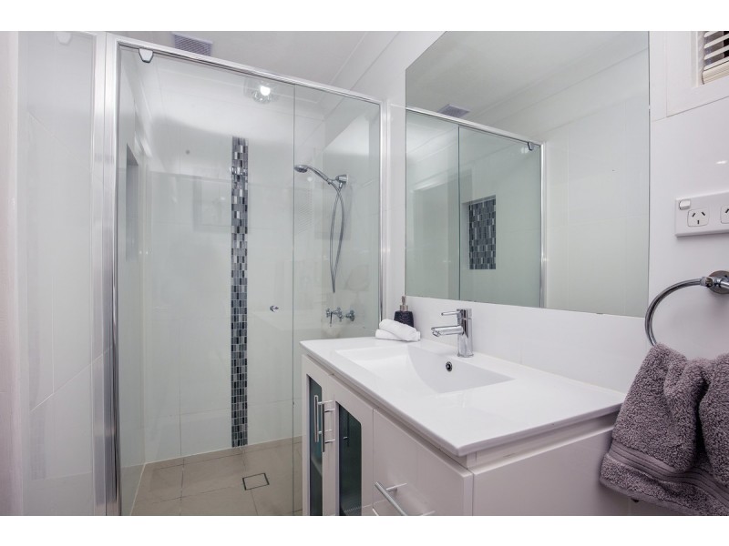 8 Tangerine Row, Ashmore QLD 4214