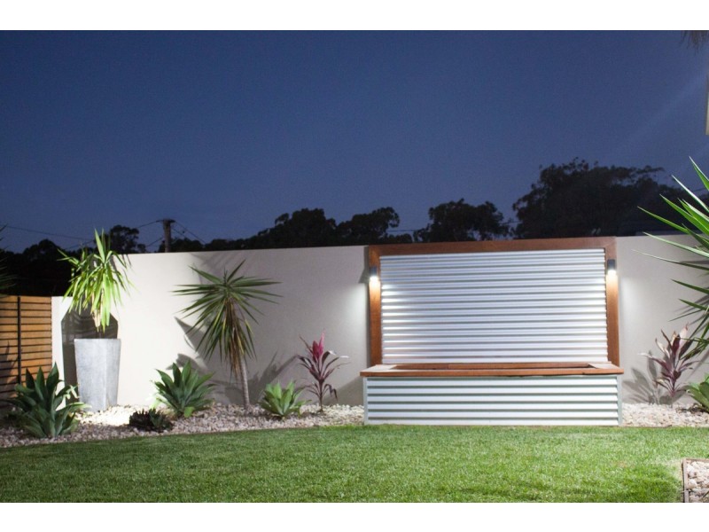 8 Tangerine Row, Ashmore QLD 4214