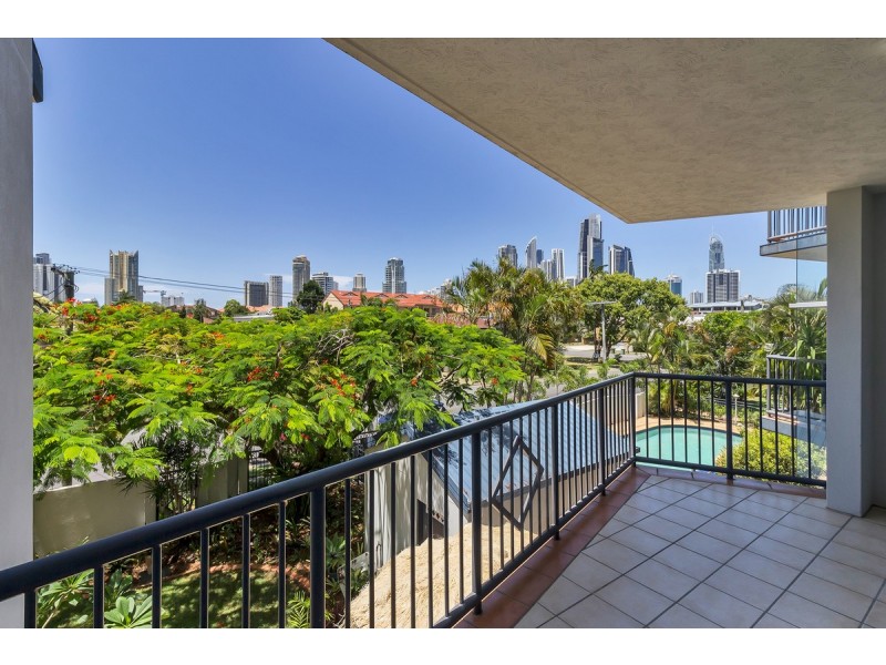 30-36 BURRA Street, Chevron Island QLD 4217