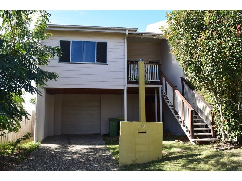 19 Creekside Drive, Springfield Lakes QLD 4300