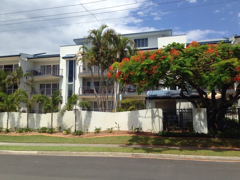 1111/30-36 BURRA Street, Chevron Island QLD 4217