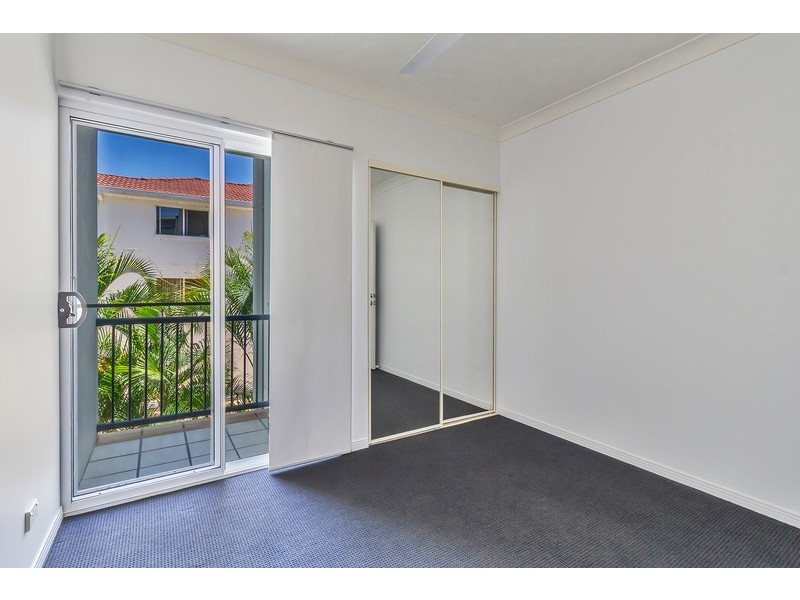 1111/30-36 BURRA Street, Chevron Island QLD 4217