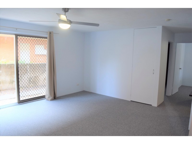 1/203 Scarborough Street, Southport QLD 4215