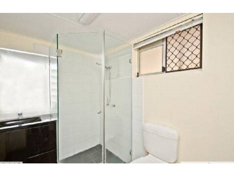 1/203 Scarborough Street, Southport QLD 4215