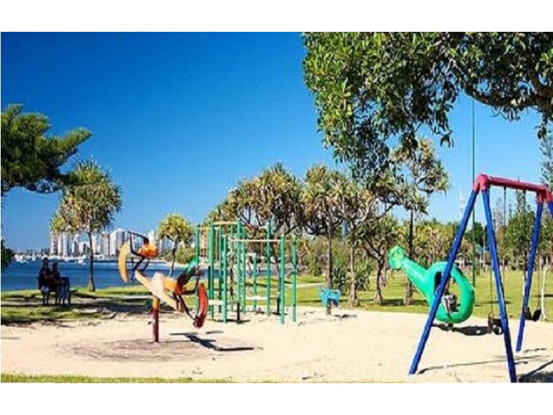 1/203 Scarborough Street, Southport QLD 4215