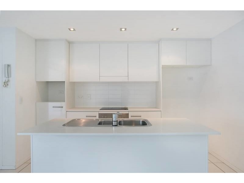 2 Gaven Crescent, Mermaid Beach QLD 4218