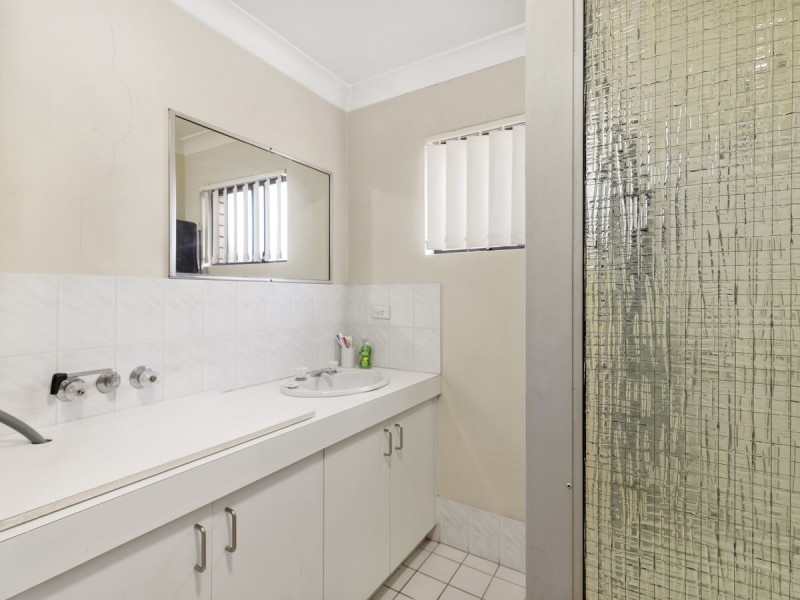 6/20 Sigatoka Place, Clear Island Waters QLD 4226