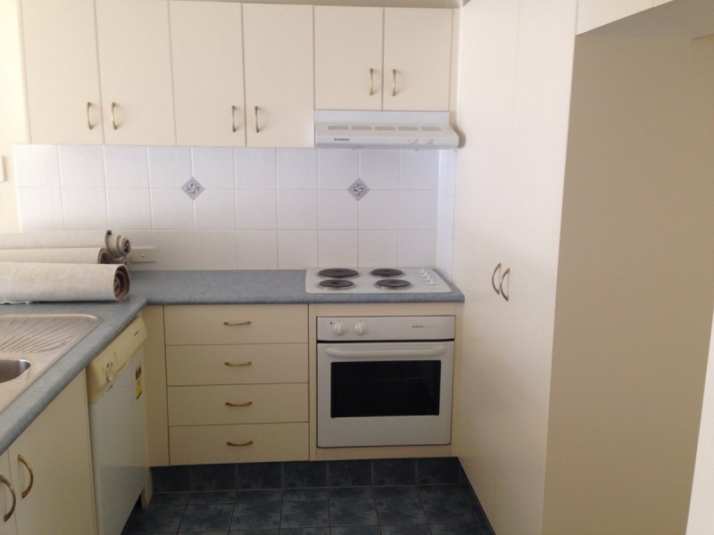 30-36 BURRA Street, Chevron Island QLD 4217