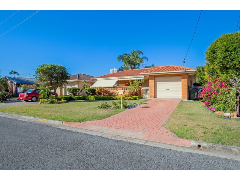 32 Warrina Crescent, Burleigh Waters QLD 4220