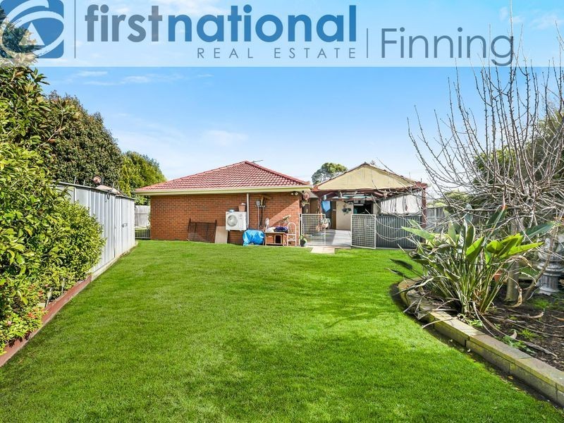14 Chomley Street, Cranbourne VIC 3977