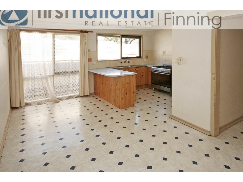 6 Christine Street, Cranbourne VIC 3977