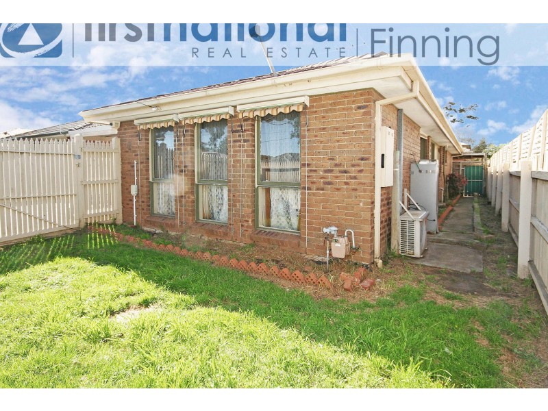 6 Christine Street, Cranbourne VIC 3977