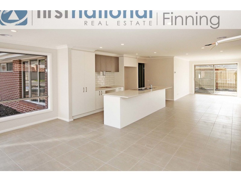 6/6-8 Walter Street, Cranbourne VIC 3977