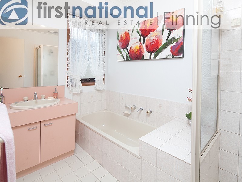 7 Denham Crs, Cranbourne North VIC 3977