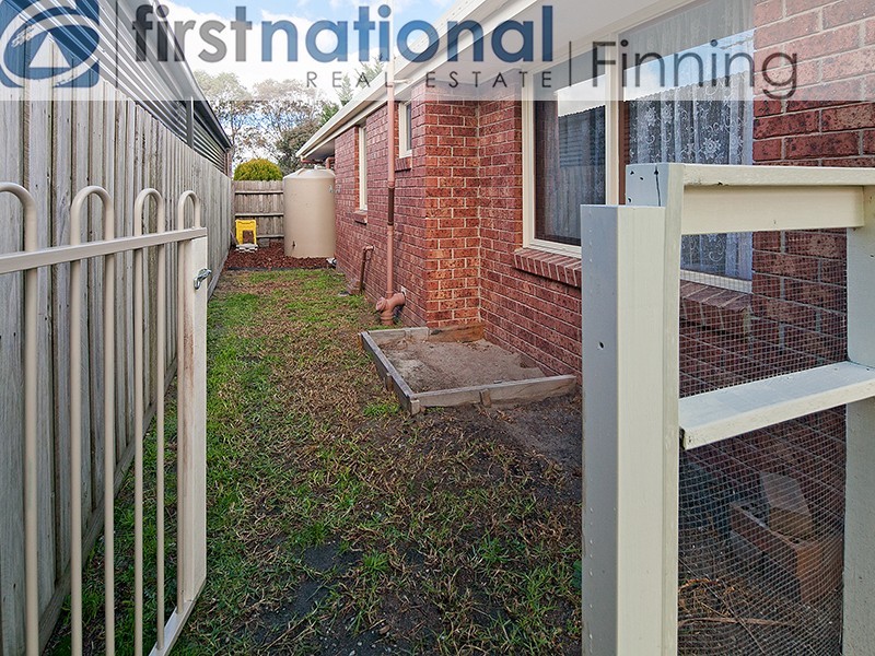 7 Denham Crs, Cranbourne North VIC 3977