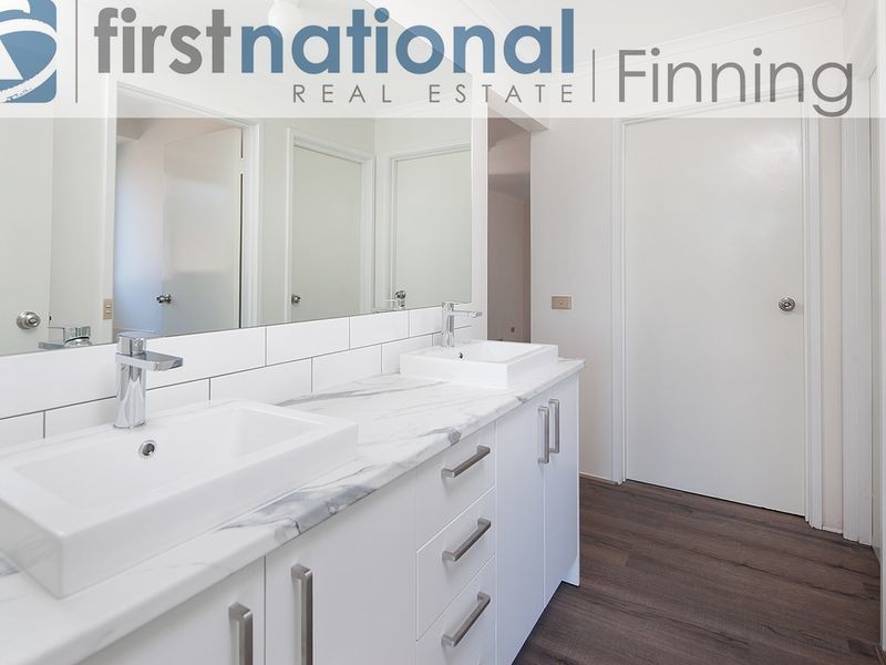 52 Huntington Drive, Hampton Park VIC 3976