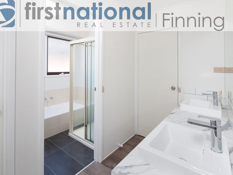 52 Huntington Drive, Hampton Park VIC 3976