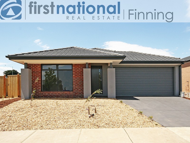 4 Pasadena Boulevard, Clyde VIC 3978