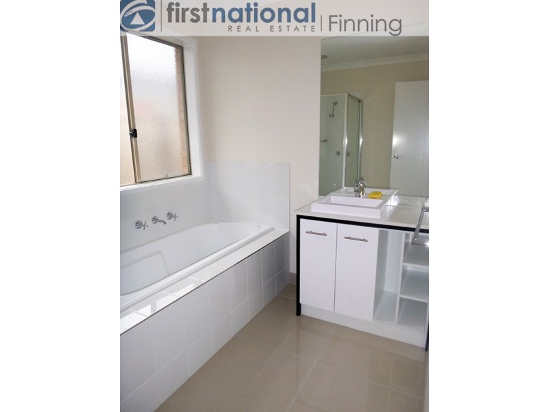 126 William Thwaites Boulevard, Cranbourne North VIC 3977