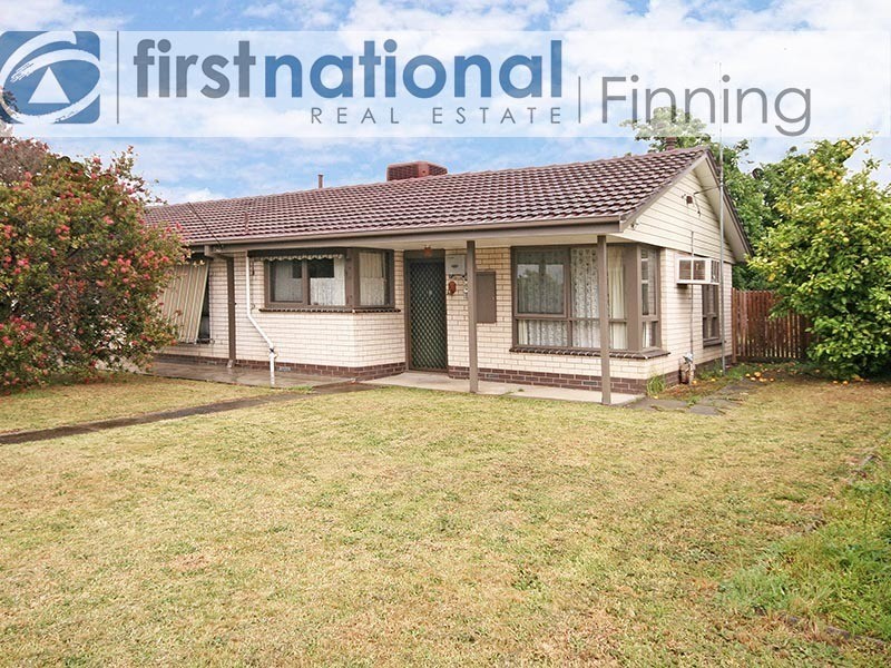 13 McLaren Avenue, Cranbourne VIC 3977