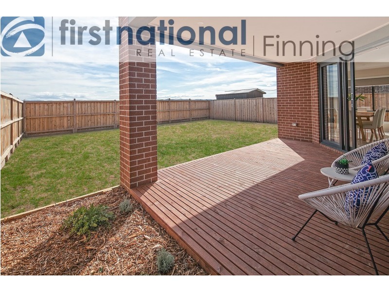 37 Highbury Road, Clyde North VIC 3978