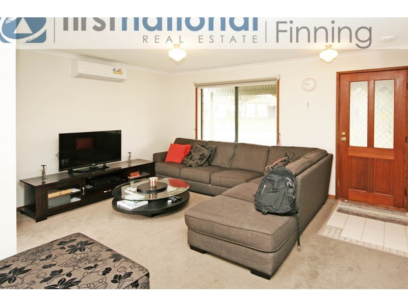19 Navarre Drive, Cranbourne West VIC 3977