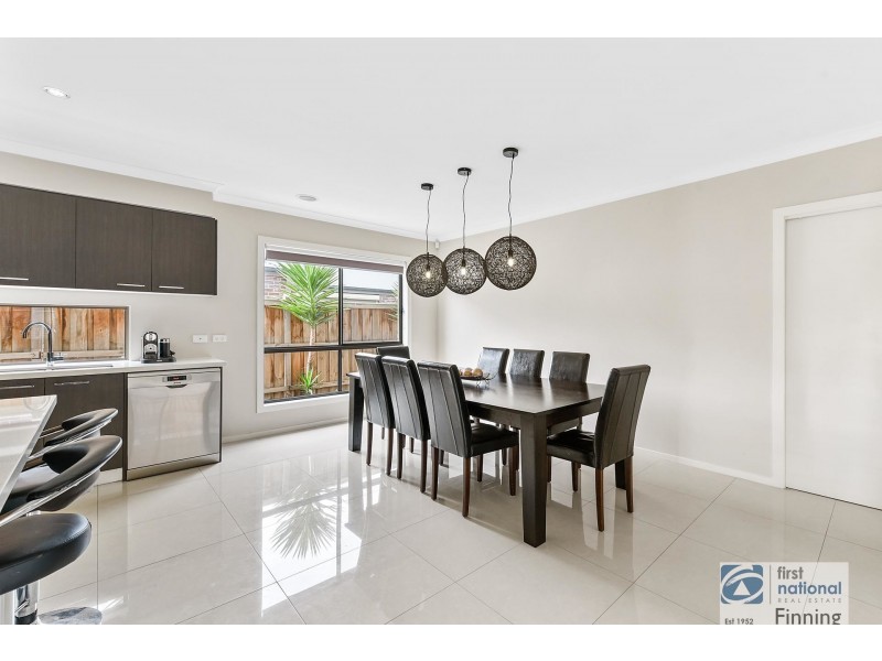 14 Stanford Street, Cranbourne West VIC 3977