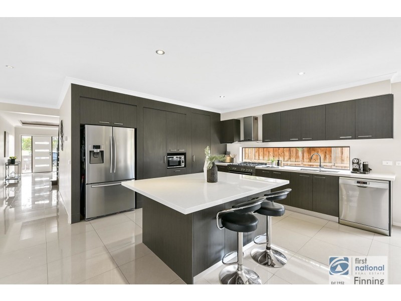 14 Stanford Street, Cranbourne West VIC 3977