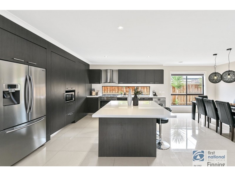 14 Stanford Street, Cranbourne West VIC 3977