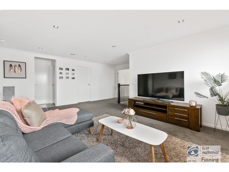 14 Stanford Street, Cranbourne West VIC 3977