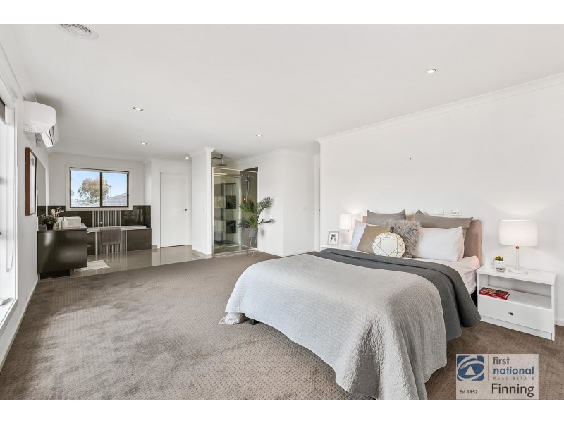 14 Stanford Street, Cranbourne West VIC 3977