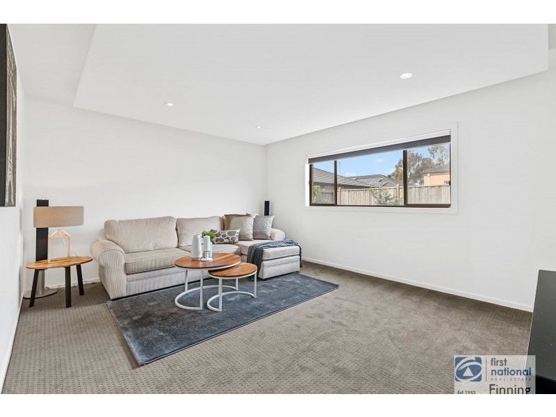 14 Stanford Street, Cranbourne West VIC 3977
