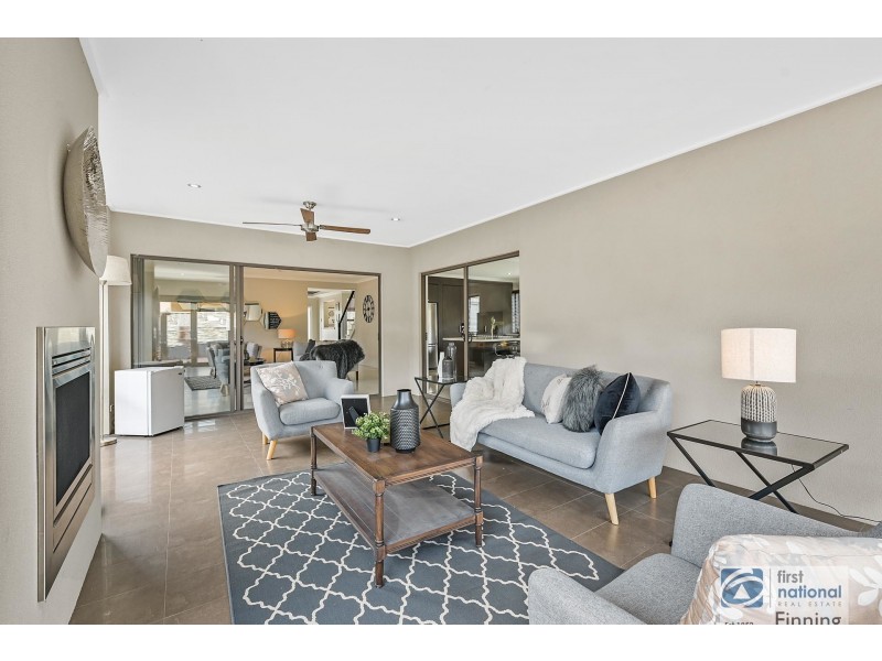 14 Stanford Street, Cranbourne West VIC 3977